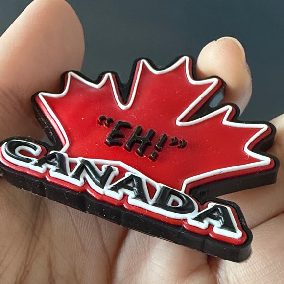 Red Canada Maple Leaf Fridge Magnet - Picture 4 of 4